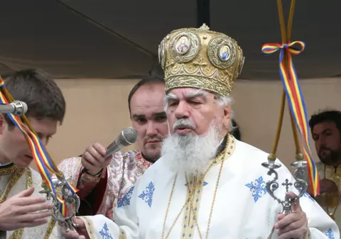 Mitropolitului Bartolomeu Anania i se va implanta o valvă de viţel 