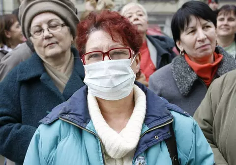 O femeie diagnosticată cu gripă A/H1N1 a murit la Iaşi