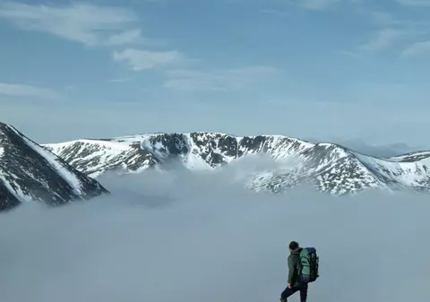 Intervenţie dificilă a salvamontiştilor. O femeie a căzut într-o râpă din Piatra Craiului