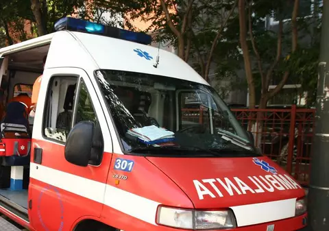 Un mort şi doi răniţi într-un accident rutier, pe DN1