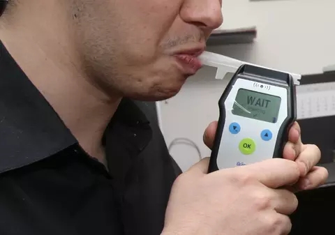 Un polițist beat a provocat un accident la Târgu-Jiu