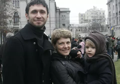 Dana Nălbaru: "În casă cântă soţul meu, Dragoş" 