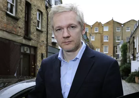 O instanță britanică a decis că Julian Assange va fi arestat dacă părăsește ambasada Ecuadorului din Londra