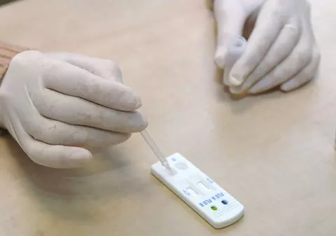 Copil de 4 ani infectat cu virusul A(H1N1)