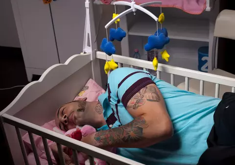 CRBL: "Sunt foarte fericit că acum numai eu sug la pieptul soţiei mele"