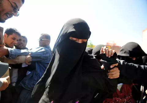 Mii de manifestanţi din Yemen îi cer preşedintelui să plece