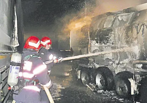 O cisternă a sărit în aer în Drobeta-Turnu Severin