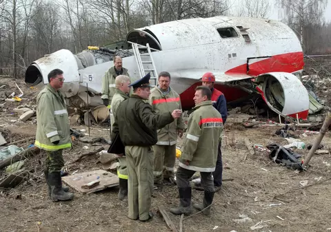 Victimele tragediei aviatice de la Smolensk vor fi exhumate