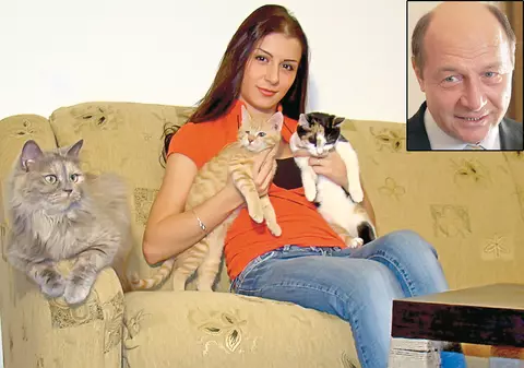 Betty Stroe şi-a botezat un pisoi Băse!