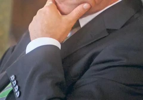 Traian Băsescu îi avertizează pe nemţi şi pe francezi: «Nu vom sta ca râmele»