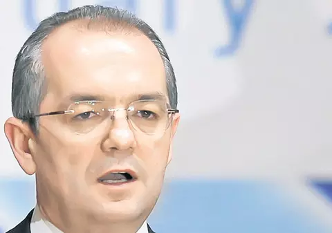 Premierul, dat în judecată de foştii militari din cauza recalculării pensiilor