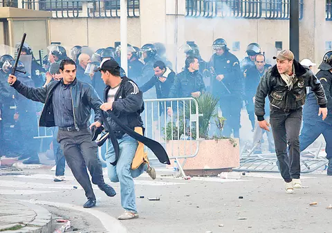 Românii nu sunt afectaţi de violenţele lordin Tunisia