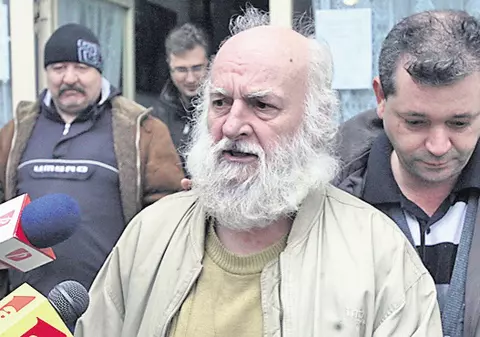 Şi-a ucis soţul în faţa copilului