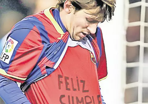 Lionel Messi, amendat din cauza mamei