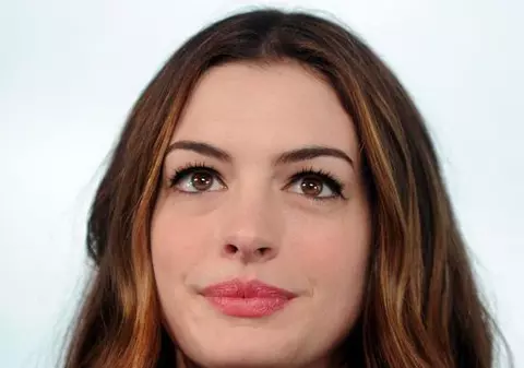 Anne Hathaway nu se simte pregătită să devină mamă