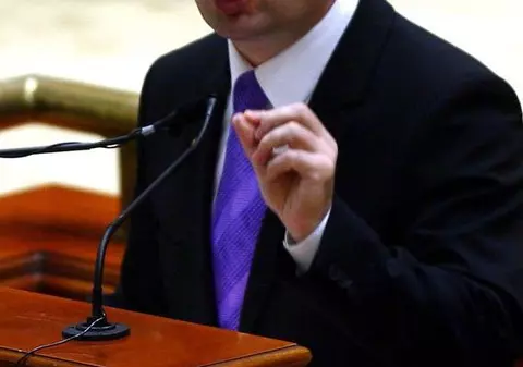Emil Boc le-a cerut miniştrilor Muncii şi Internelor să se deplaseze de urgenţă la Uricani