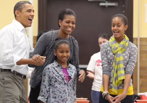 Fiicele lui Obama n-au voie pe Facebook