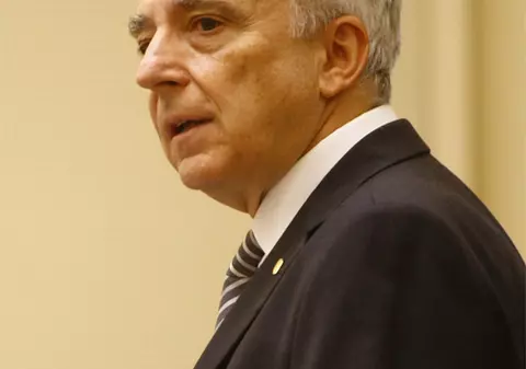 Mugur Isărescu a refuzat propunerea lui Băsescu de a fi premier?