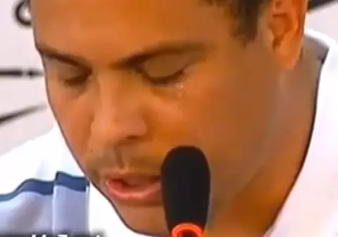 Video | Cu ochii în lacrimi, Ronaldo şi-a anunţat oficial retragerea