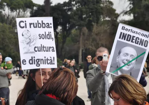Berlusconi, trimis în judecată pentru relaţii cu o prostituată minoră