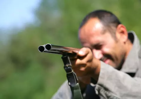 O rusoaică de 19 ani a vrut să comande asasinarea rudelor ei