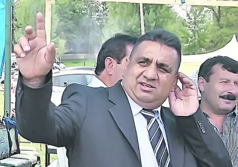 Bercea Mondial, acuzat că şi-a înjunghiat nepotul
