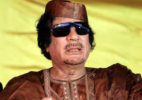 Muammar al Gaddafi: "Este ţara mea şi voi rămâne lider al revoluţiei"
