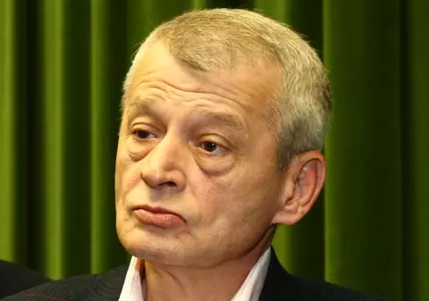 Sorin Oprescu către Elena Udrea: "Câte babe, atâtea furuncule"