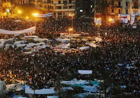 Armata egipteană şi-a cerut scuze pentru că a bătut manifestanţii cu bâte şi bice