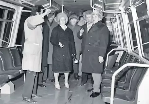 Era mai bine pe vremea lui Ceauşescu sau nu?