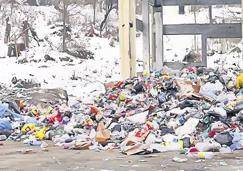 50 de tone de gunoi aruncat pe străzile Orşovei