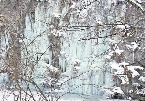 A îngheţat cascada Bigăr!