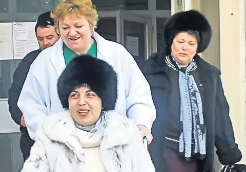 Gălăţeanca strivită de tencuiala căzută de pe un imobil merge la recuperare!