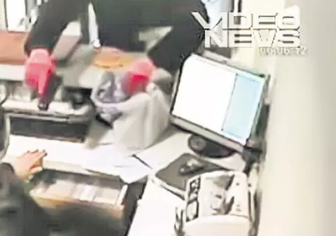 Un hoţ din Ploieşti a jefuit banca şi a fugit cu taxiul