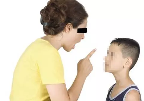 Educatoarea care bătea copiii a fost dată afară 