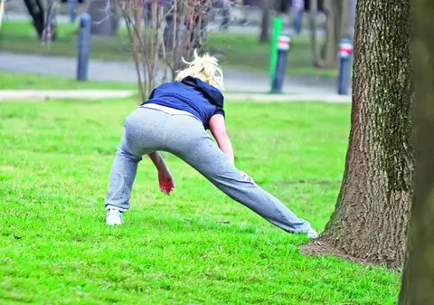 Delia, nu mai ai bani să mergi la sală?