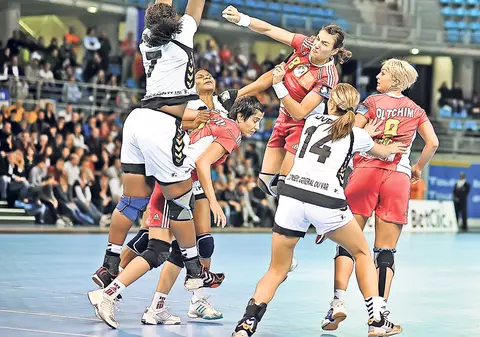 Fetele l-au vrut pe Radu Voina