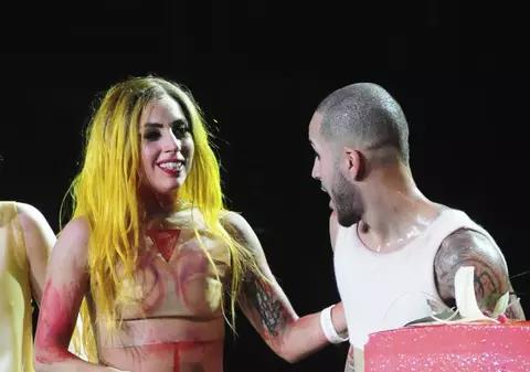 Lady Gaga şi-a serbat ziua de naştere pe scenă