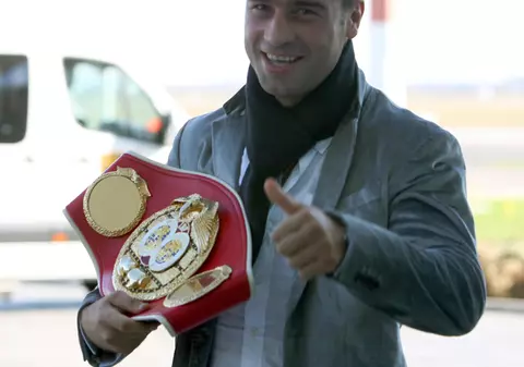 Foto | Lucian Bute a sosit în Bucureşti