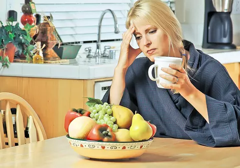 Te doare capul după ce mănânci? Ai putea suferi de intoleranță alimentară!
