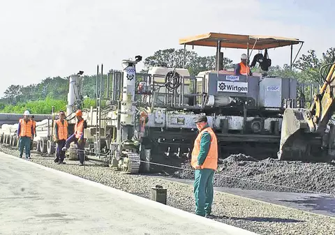 Pe ce lume eşti, Baconschi? Ministrul de externe a declarat că Autostrada Soarelui este gata, deşi ea e încă în lucru