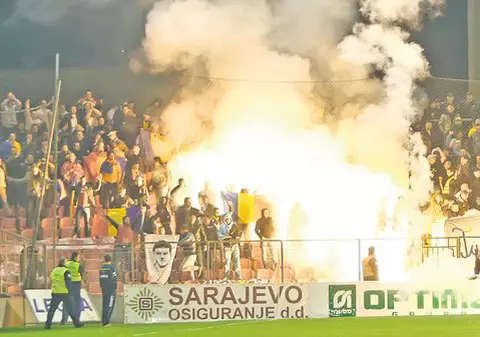 Suporterii României şi cei ai Bosniei au făcut haos!