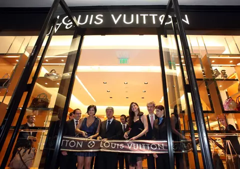 Louis Vuitton va prelua Bulgari pentru 4, 3 miliarde de euro