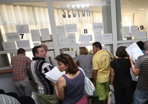 ANAF: Taxele și impozitele se pot plăti cu cardul la ghișeu, de astăzi