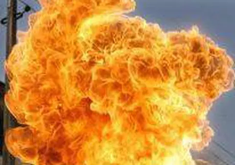 Și-a incendiat casa pentru a se răzbuna pe soție