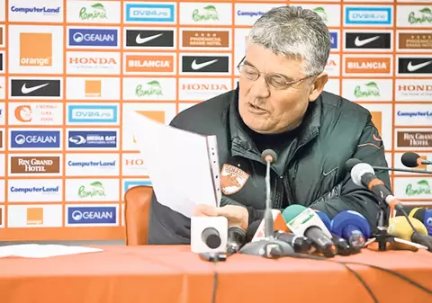 Ioan Andone, care a împlinit marți 51 de ani, se simte în Liga I ca un student: «Am un examenpe săptămână!»