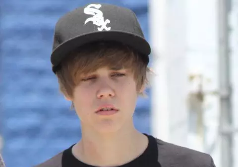 Justin Bieber, trântit la pământ în New York