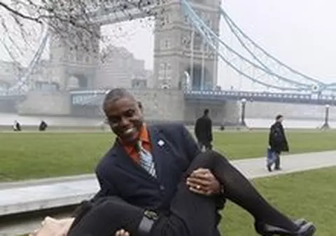 Nadia Comăneci a făcut o şedinţă foto inedită alături de fostul atlet Carl Lewis