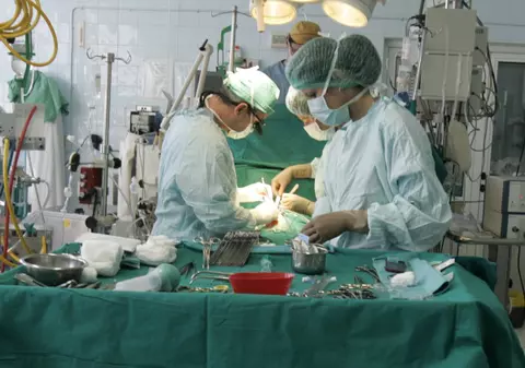Atenţie la ţeparii care promit medicamente miraculoase pentru cancer!