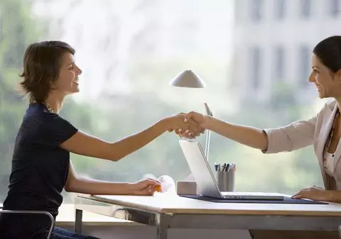 Ce să faci şi ce să nu faci când eşti pentru prima dată angajat